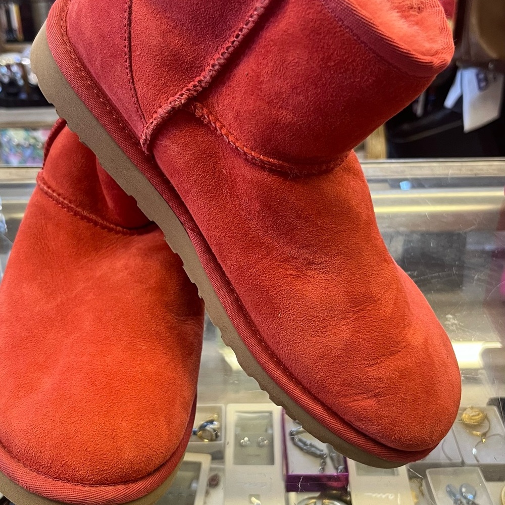 UGG BOOTS - Picture 7 of 8